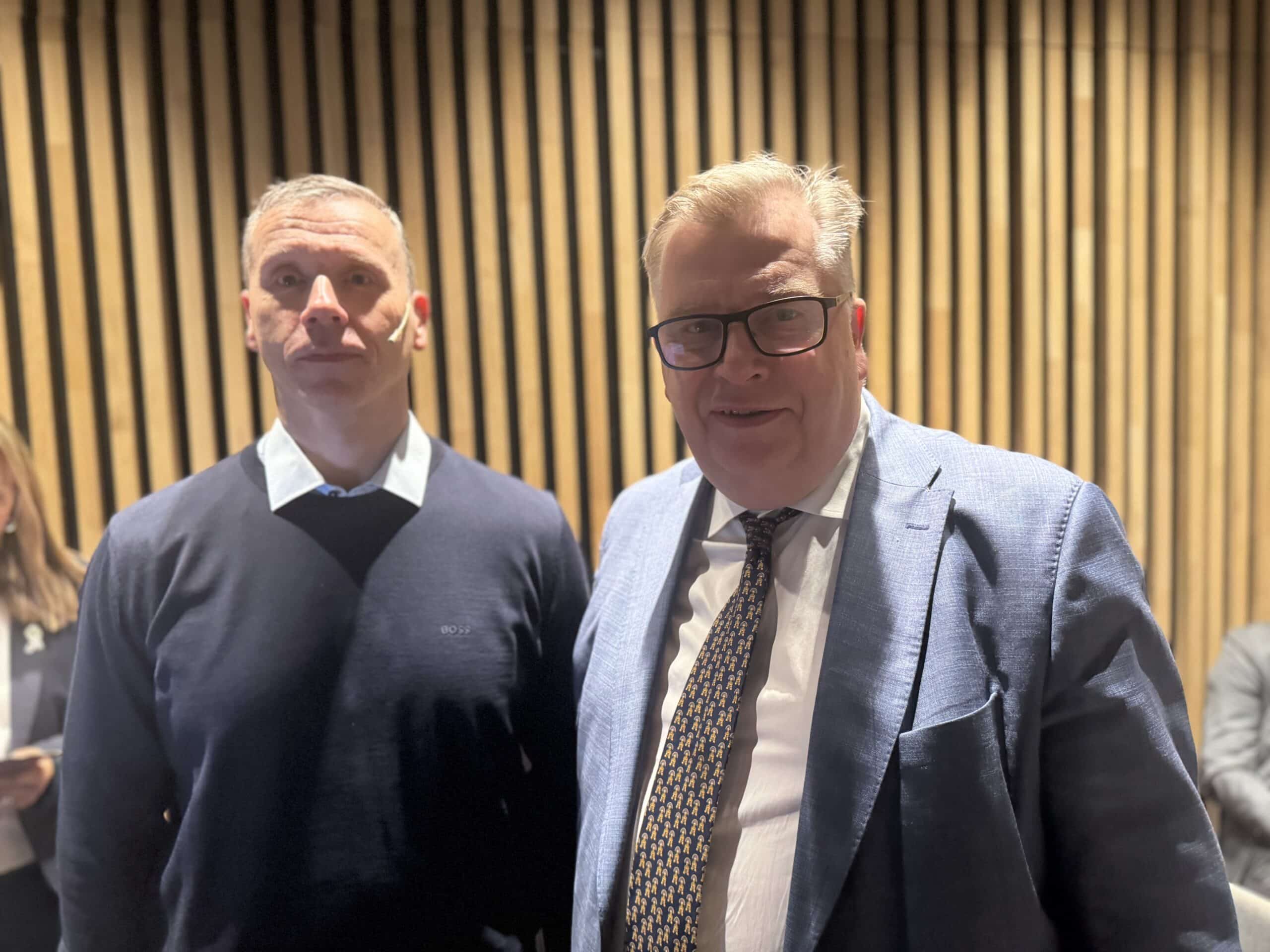 Bilde av forskar ved UiB St&aring;le Pallesen og direkt&oslash;r Atle Hamar.
